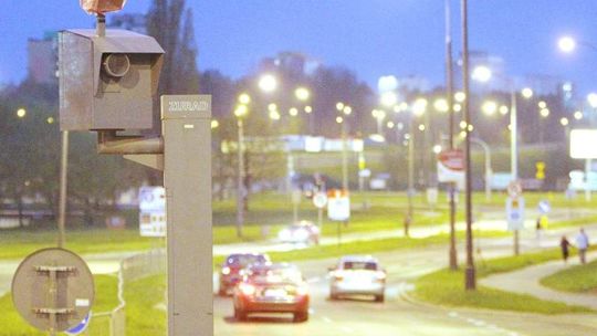 Szare fotoradary znikają z dróg. Zdjęcia robią tylko żółte