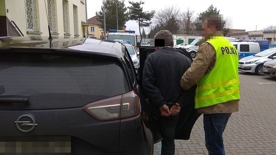 Szarpał i bił swoją żonę. Furiat z Kodnia strzelał też z broni gazowej