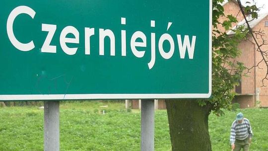 Szczątki ludzkie w Czerniejowie? Mężczyzna odnalazł kości w miejscu budowy drogi