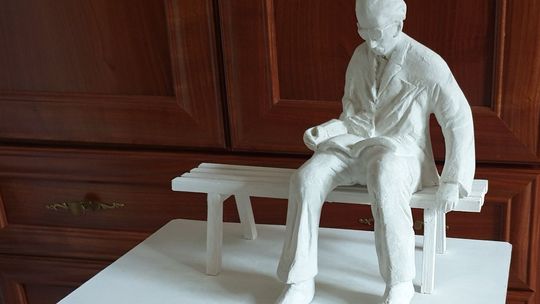 Szczebrzeszyn: Jan Brzechwa tu sobie usiądzie