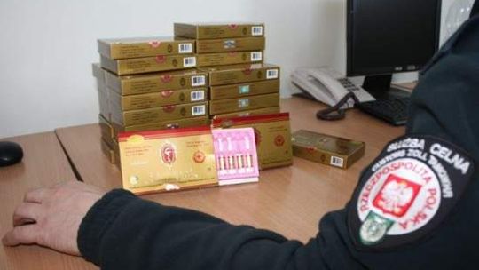 Szczepionki przeciw ptasiej grypie w bagażu 46-latka