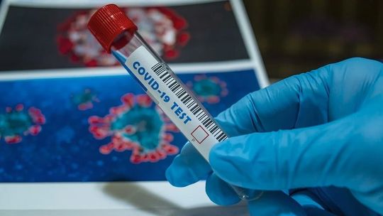 Szczepionki przeciwko COVID-19 w trzeciej fazie badań klinicznych