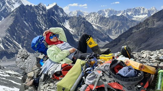 Szczyty w Afganistanie, klub fitness w Bezwoli. Uchodźczyni na liście 100 kobiet BBC