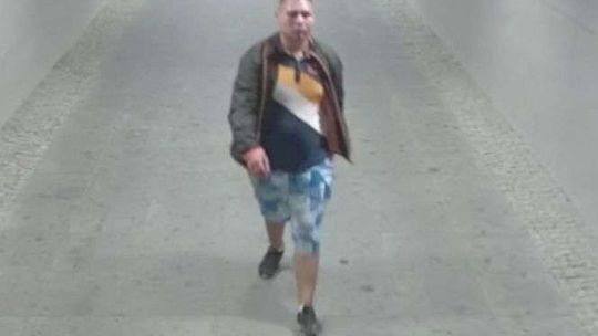 Szedł tunelem przy ul. Kunickiego i niszczył kamery. Kto go rozpoznaje?