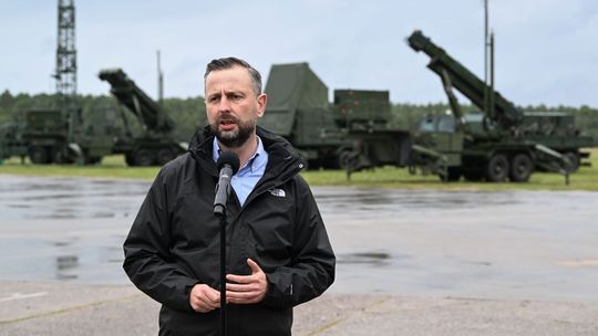 Szef MON o Wyrykach: o wszystkim informujemy prezydenta i BBN