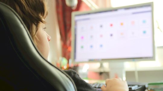 Szef MZ przyznaje: bardzo niewielka szansa na powrót do szkół