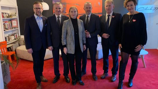 Szersze poparcie dla kandydatki PO. Na Jaczyńską stawia też PSL