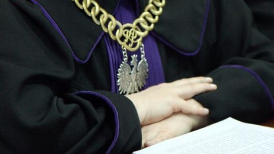 Sześć miesięcy za trzy wybite zęby. Wyrok po bijatyce radnych