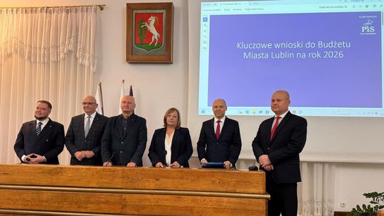 Sześć projektów radnych PiS. „Liczymy na prezydenta Żuka”