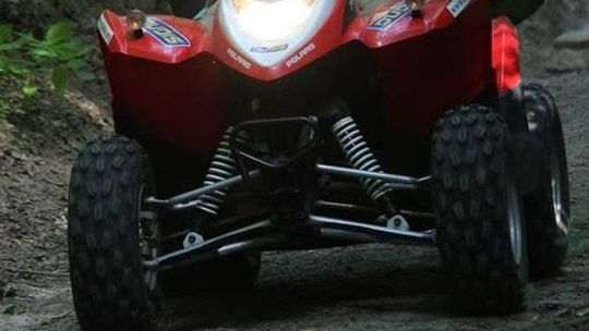 Sześcioletni chłopiec miał wypadek na quadzie