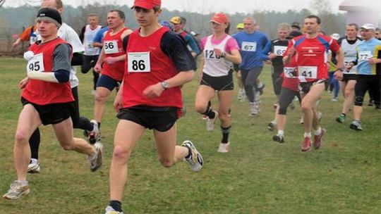 Sześćset osób na starcie XVIII Przełajowego Biegu Pierwiosnka