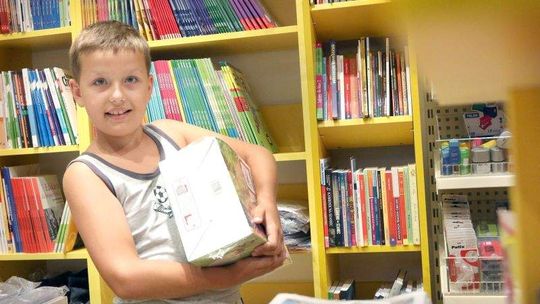 Szkoła coraz bliżej. Ruch w księgarniach, polowanie na promocje i używane książki