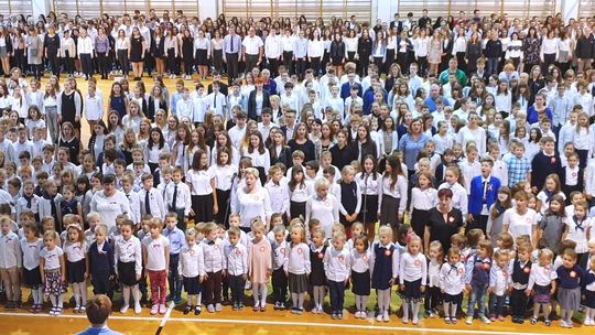 Szkoła do hymnu! To wykonanie Mazurka Dąbrowskiego robi wrażenie [wideo]