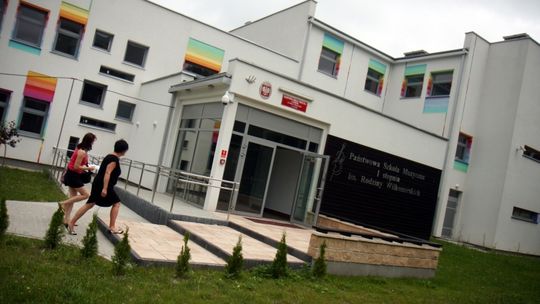 Szkoła muzyczna w Świdniku w nowym budynku (wideo)