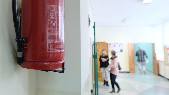 Szkoła podstawowa w Lublinie niczym pułapka dla uczniów. Mnóstwo nieprawidłowości po kontroli strażaków