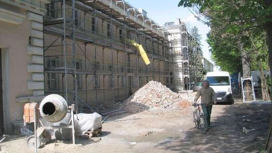 Szkołę muzyczną w Chełmie czeka przeprowadzka. Remont trwa