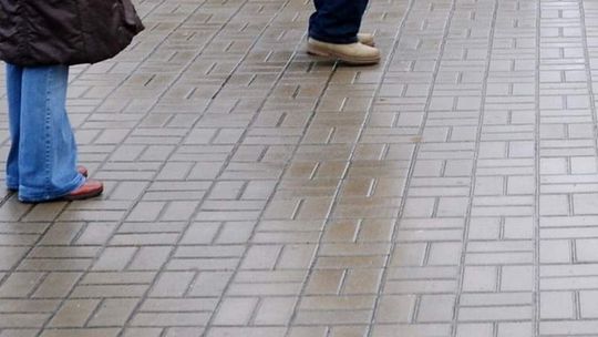Szkolna: Wyłożą chodnik kostką brukową