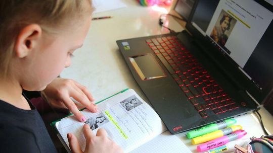 Szkoły w Lublinie szykują się na zdalne nauczanie. Prezydent wysyła ankiety do rodziców i nauczycieli