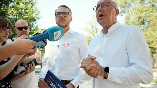 Szkoły z pistoletem przy głowie?