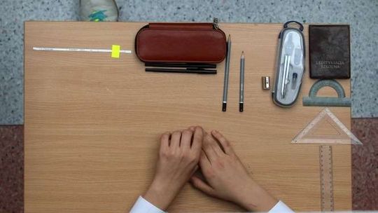 Szóstoklasiści bez egzaminu, maturzyści zrobią zdjęcia pracy