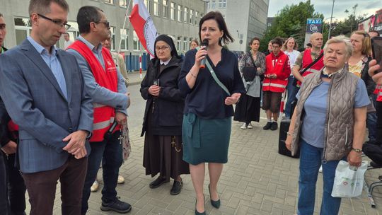 Wojewódzki Szpital Specjalistyczny im. Stefana Kardynała Wyszyńskiego w Lublinie domaga się od Kai Godek i Fundacji Życie i Rodzina publicznych przeprosin. Dyrekcja zapowiada, że w przypadku ich braku skieruje sprawę na drogę prawną.