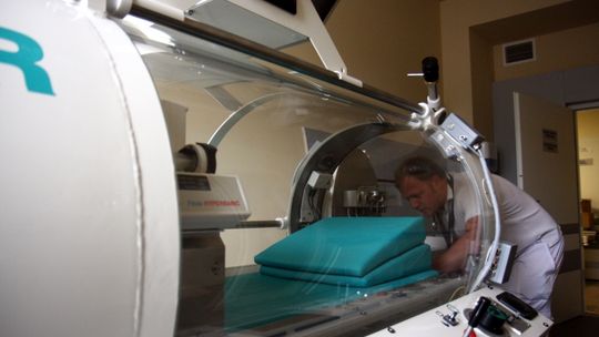 Szpital nie dostał kontraktu. Komora jest za mała