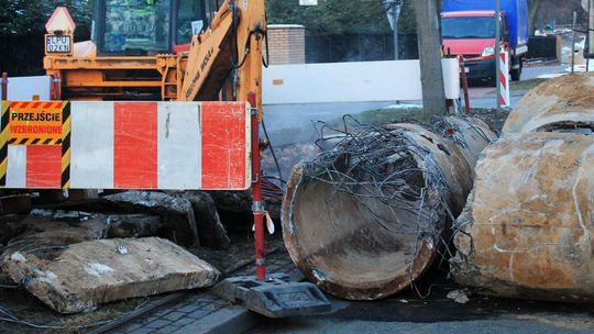 Szpital przełącza się na zasilanie awaryjne. Poważna awaria sieci ciepłowniczej w Puławach