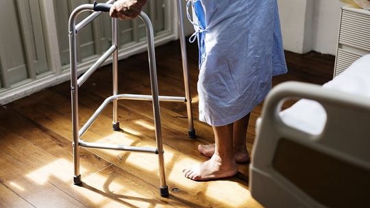 "Szpital to nie przechowalnia”. Dlaczego na niektórych oddziałach przed świętami przybywa pacjentów?