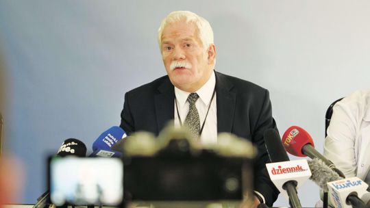 Szpital tonie w długach, kolejne grupy zawodowe walczą o podwyżki. Będzie nagroda dla dyrektora?