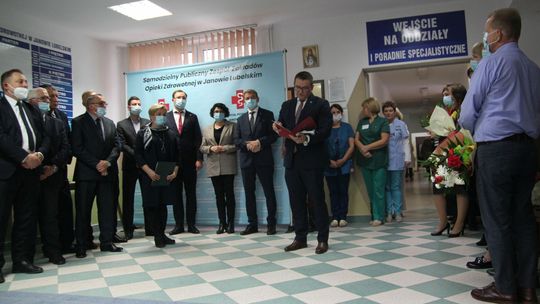 Szpital w Janowie Lubelskim postawił na panele i fotowoltaikę. 300 tys. zł oszczędności