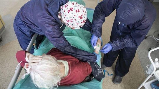 Szpital w Puławach i Dom Pomocy Społecznej w Krzesimowie. Są dwa nowe ogniska epidemiczne