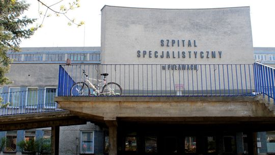Szpital w Puławach wychodzi z koronakryzysu i przyjmuje więcej pacjentów