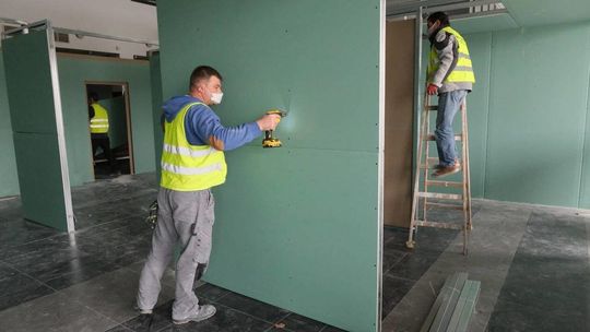 Szpitale tymczasowe w całej Polsce poszukują pracowników. W Lublinie potrzeba około 700 osób