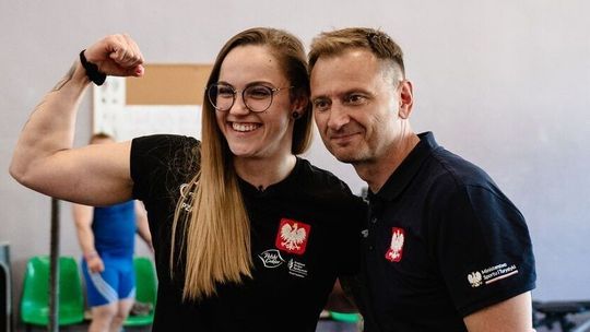 Sztangistka zaimponowała ministrowi sportu. Specjalnie przyjechał na jej trening 