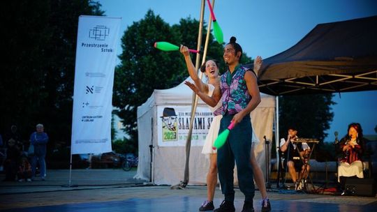 Sztukmistrz wyjedzie w trasę. Przed nami festiwal Śladami Singera