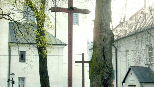 Szukają miejsca na nowy krzyż. \"Ludzie boleśnie przeżyli przenosiny\"