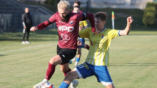 Szybka czerwona kartka, Brillant znowu strzela i Sygnał lepszy od Motoru II w derbach Lublina [zdjęcia]