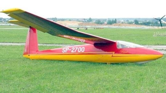 Szybowiec Pirat z 1973 r. będzie eksponowany w holu kina LOT