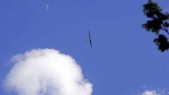 Szybowiec runął na ziemię. Pilot ciężko ranny