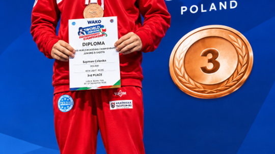 Szymon Członka z brązowym medalem Mistrzostw Świata w kickboxingu