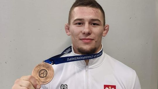 Szymon Szymonowicz z brązem MŚ do lat 23 w zapasach