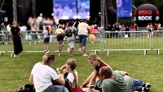 T.Love, Paktofonika Orkiestra i muzyczna energia na stadionie. Tak bawiły się tłumy na Dniach Kraśnika 2026!