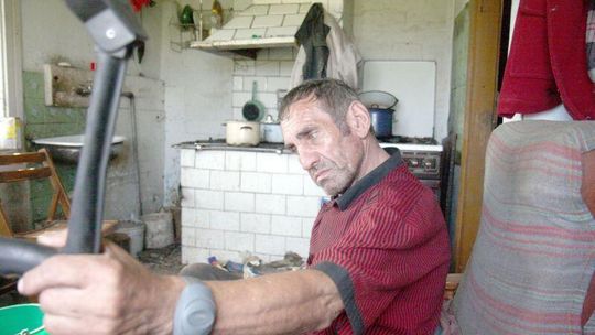 Ta smycz jest za krótka: Elektroniczny dozór bez toalety w domu