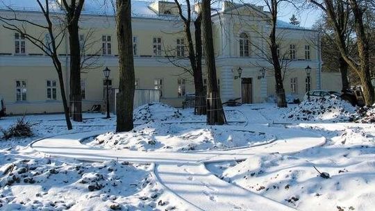 Ta szkoła muzyczna ma wielu znanych absolwentów. Będzie przeprowadzka