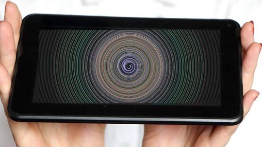 Tablet za 479 zł zamiast 2599 zł. Gang podmieniał ceny w sklepach Media Markt i Saturn