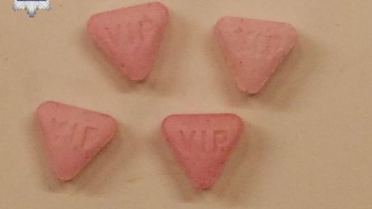 Tabletki "VIP" w mieszkaniu 24-latka. To nie były zwykłe pastylki