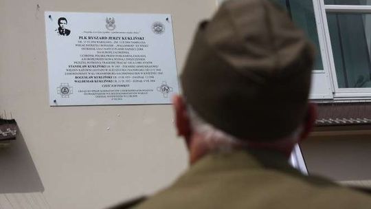 Tablica poświęcona Ryszardowi Kuklińskiemu odsłonięta w Lublinie