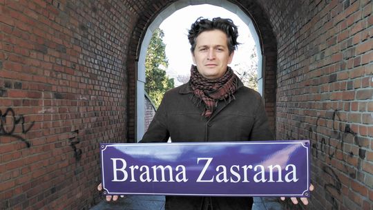 Tabliczka "Brama Zasrana" pojawi się na Starym Mieście. "Chcemy promować mało znane miejsca"
