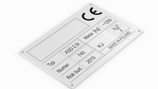 Tabliczki znamionowe – wszystko, co musisz o nich wiedzieć