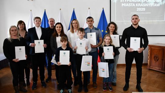 Taekwondecy, zapaśnicy, pływacy. Burmistrz przyznał im stypendia 